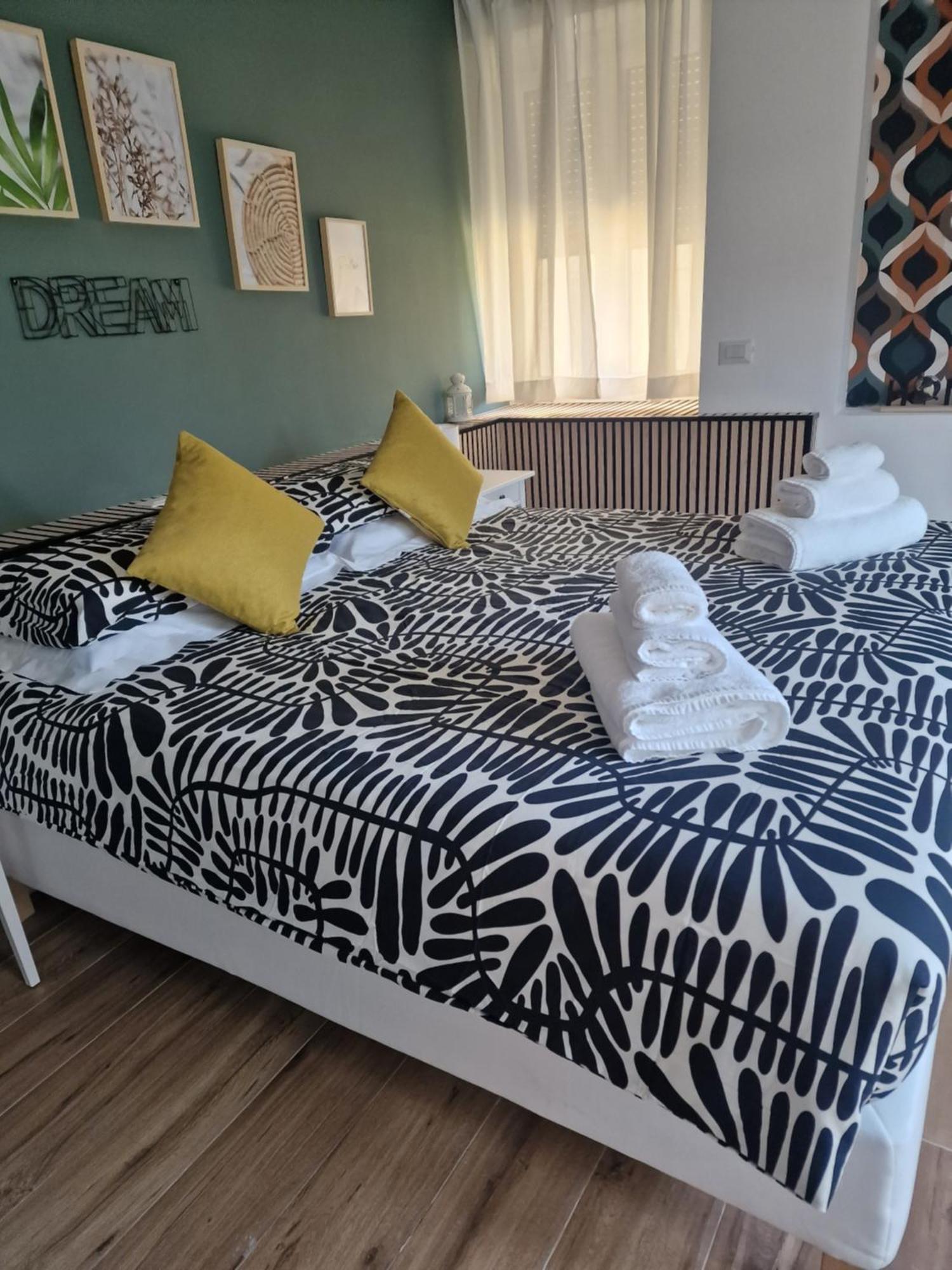 Home K&Y Elite Pineta Roma Esterno foto